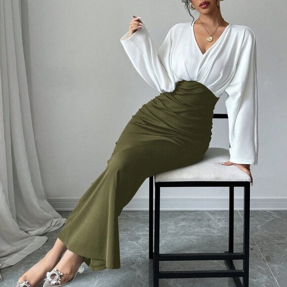 Army Green Elegant Women's V-Neck Long Sleeve Fitted Dress - Picture 3 of 6